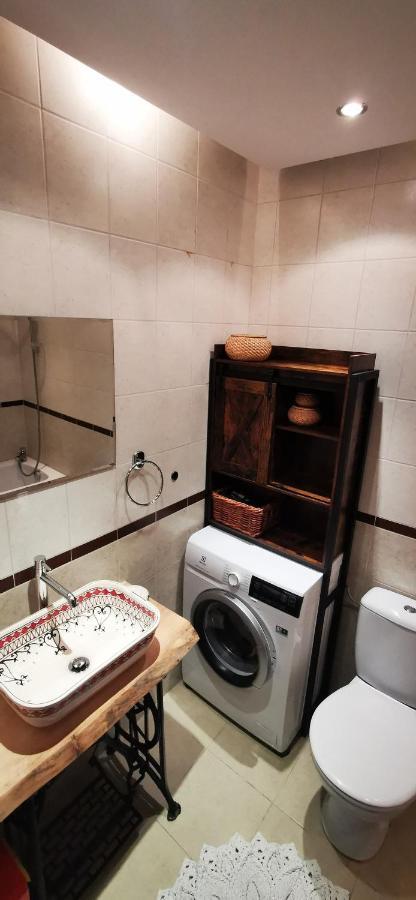 Przytulna Kawalerka Z Ogrodem Apartment กดัญสก์ ภายนอก รูปภาพ